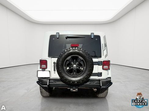 Used 2017 Jeep Wrangler Unlimited Sahara AWD/4WD image 6