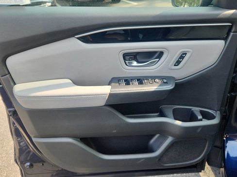 Used 2024 Honda Pilot Touring image 12