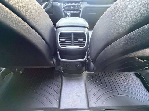 Used 2020 Hyundai Santa Fe SEL AWD/4WD image 32