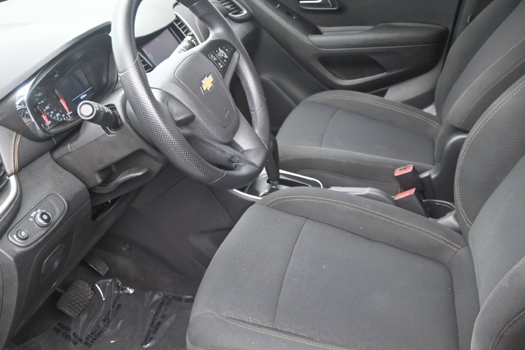 Used 2020 Chevrolet Trax LS FWD image 12