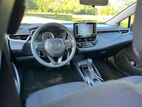 Used 2022 Toyota Corolla LE image 12