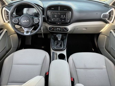 Used 2024 Kia Soul LX image 11