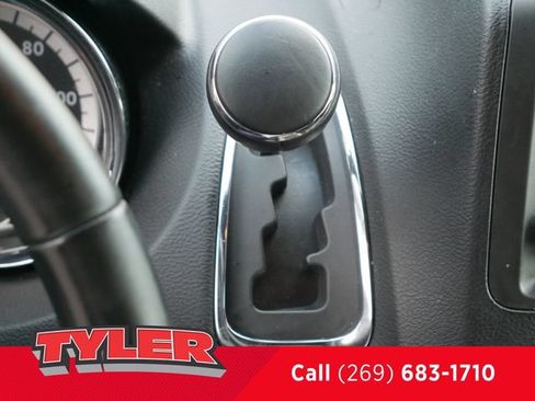 Used 2017 Dodge Grand Caravan SXT FWD image 30