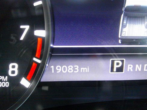 Used 2024 Nissan Frontier SL w/ Technology Package image 12