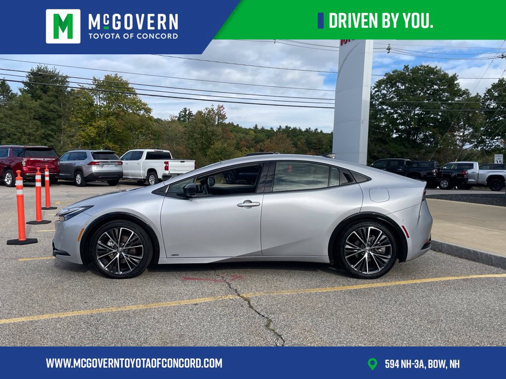 Used 2023 Toyota Prius Limited w/ Limited Premium Package AWD/4WD image 2