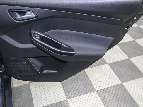 Used 2017 Ford Focus ST image 24