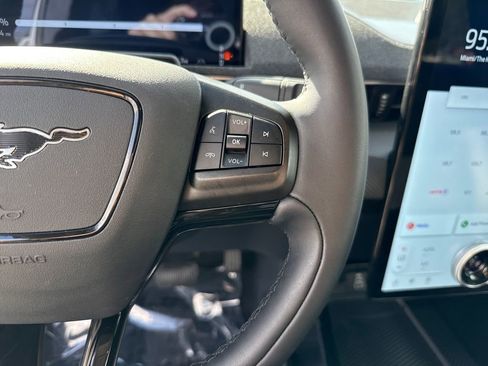 Certified 2025 Ford Mustang Mach-E Premium image 16