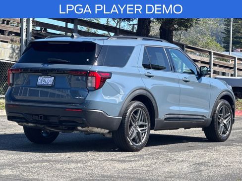 Used 2026 Ford Explorer ST-Line w/ ST-Line Street Pack AWD/4WD image 4