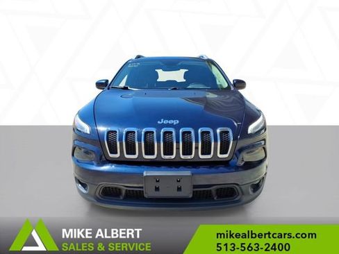 Used 2016 Jeep Cherokee Latitude AWD/4WD image 2