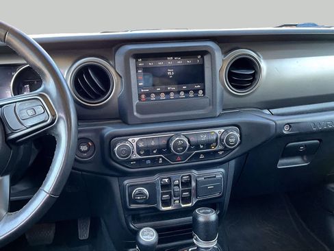 Used 2023 Jeep Wrangler Unlimited w/ Cold Weather Group AWD/4WD image 8