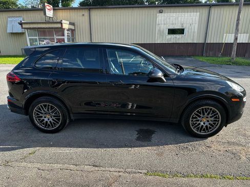 Used 2018 Porsche Cayenne image 5