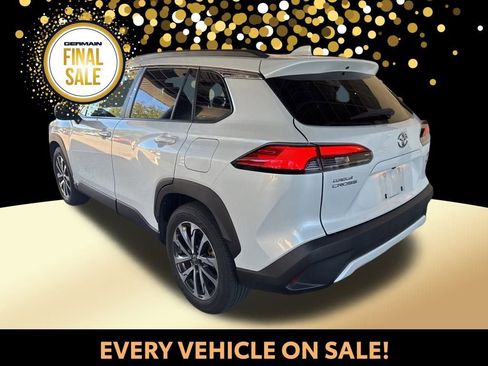 Certified 2022 Toyota Corolla Cross XLE image 4