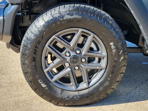 Used 2024 Jeep Wrangler Sport AWD/4WD image 18
