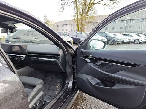 Used 2024 BMW 530i xDrive image 10