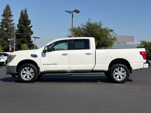 Used 2017 Nissan Titan SL RWD image 9
