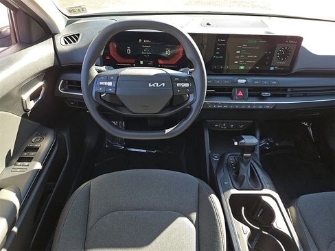 Certified 2025 Kia K4 LX image 11