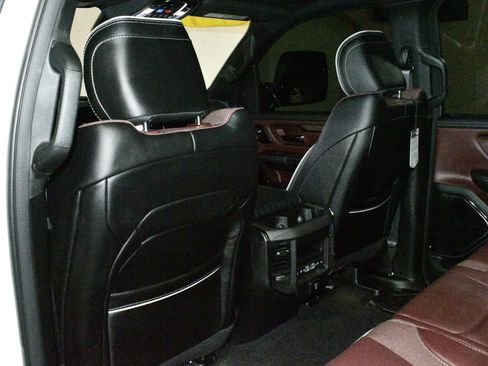 Used 2025 RAM 1500 Limited AWD/4WD image 15