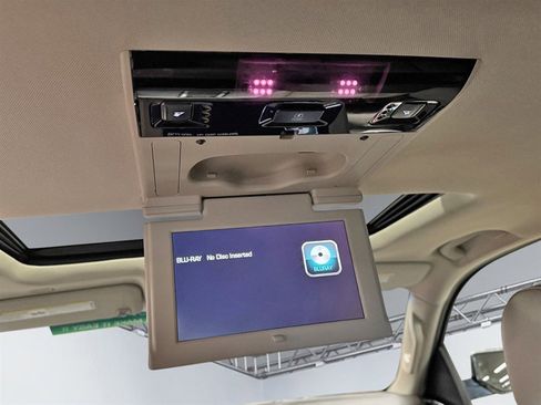 Used 2018 Chevrolet Tahoe Premier image 25