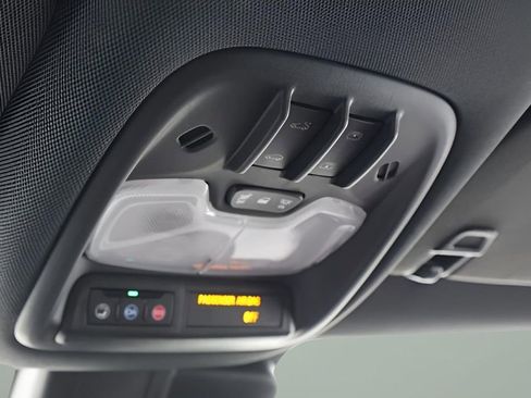 Used 2024 Chevrolet TrailBlazer RS w/ Convenience Package image 25