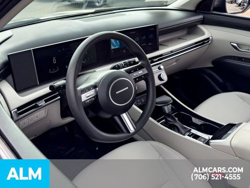 Used 2025 Hyundai Tucson SEL FWD image 6