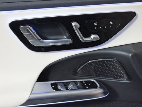 Used 2026 Mercedes-Benz E 350 4MATIC Sedan image 11