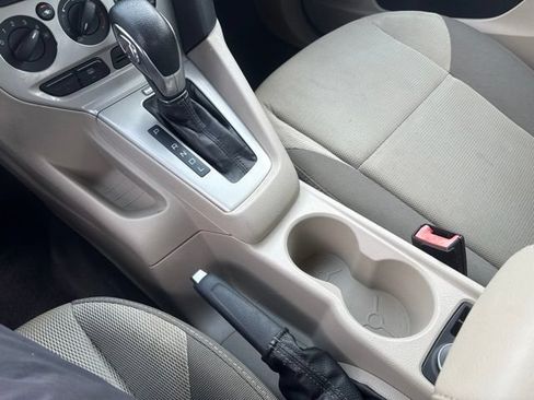 Used 2012 Ford Focus SE FWD image 28