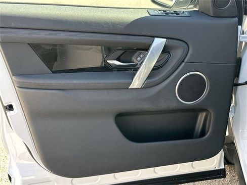 Used 2023 Land Rover Discovery Sport S image 21