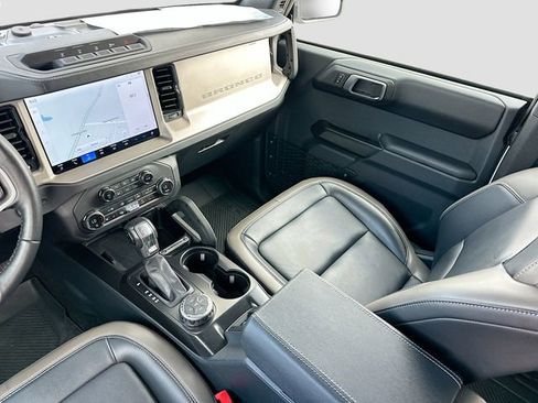 Used 2025 Ford Bronco Outer Banks w/ Sasquatch Package AWD/4WD image 22