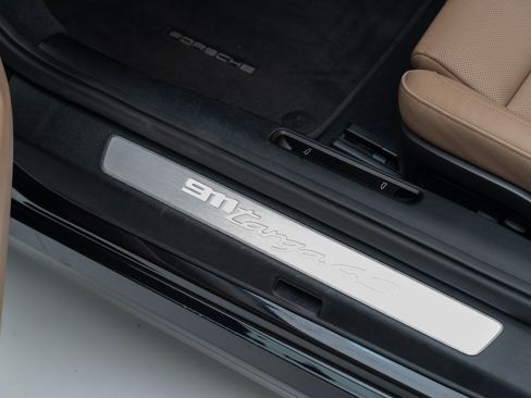 Certified 2024 Porsche 911 Targa 4S image 17