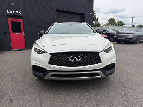 Used 2018 INFINITI QX30 AWD w/ Cargo Package image 2