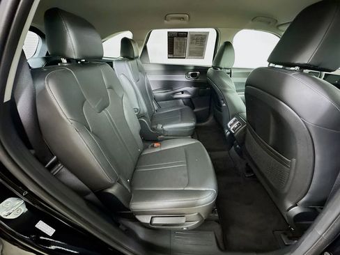 Used 2024 Kia Sorento EX FWD image 11