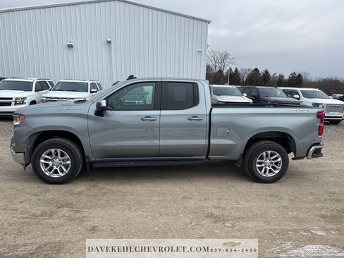 Used 2025 Chevrolet Silverado 1500 LT AWD/4WD image 2