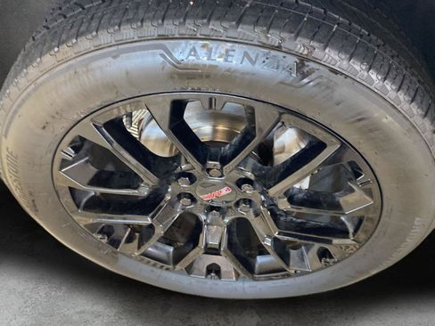 Used 2024 GMC Yukon AT4 w/ AT4 Premium Plus Package AWD/4WD image 8