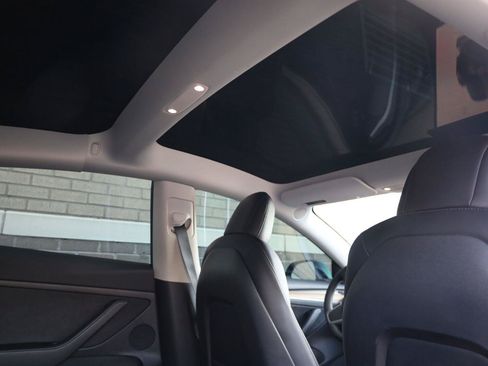Used 2022 Tesla Model 3 Performance AWD/4WD image 23