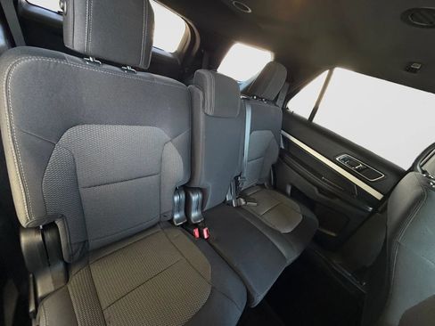 Used 2017 Ford Explorer XLT AWD/4WD image 19