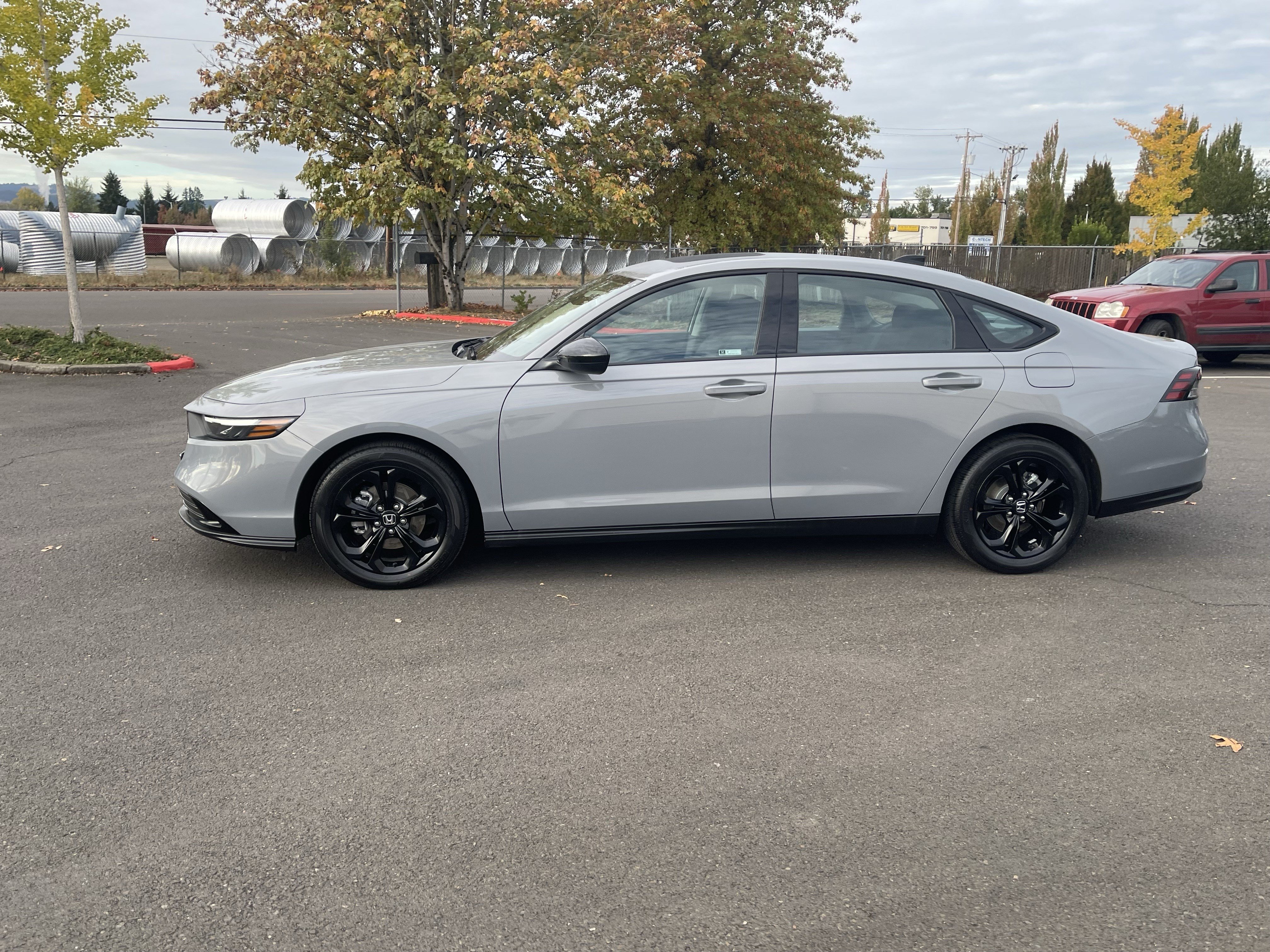 Used 2025 Honda Accord SE image 2