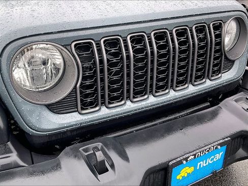 Used 2025 Jeep Wrangler Sport S image 26