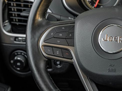 Used 2020 Jeep Cherokee Limited image 26