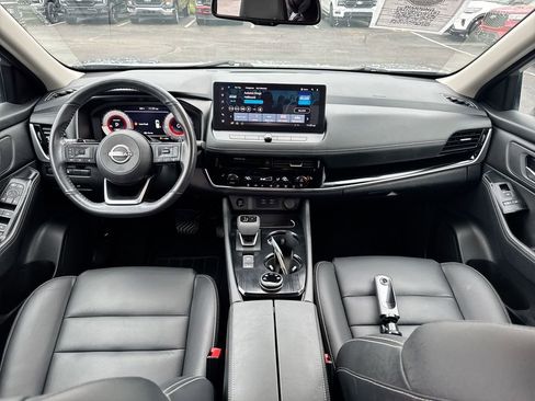 Used 2024 Nissan Rogue SL image 10