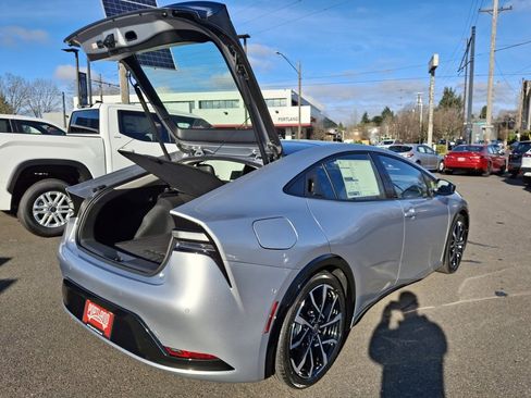 New 2026 Toyota Prius Plug-In Hybrid image 8