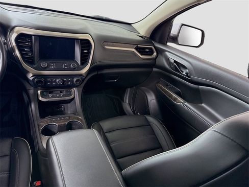 Used 2022 GMC Acadia Denali w/ Denali Ultimate Package image 18