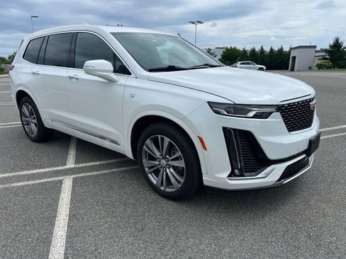 Used 2024 Cadillac XT6 Premium Luxury AWD/4WD image 3