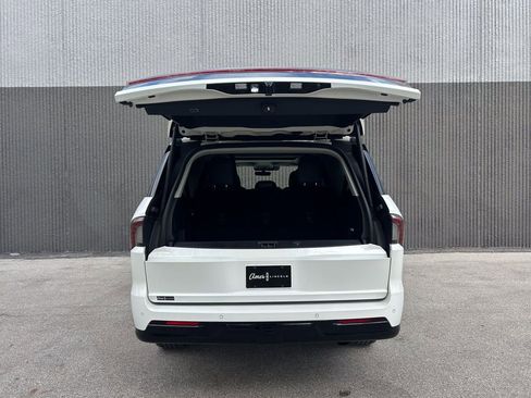 Certified 2025 Lincoln Navigator L Reserve AWD/4WD image 20