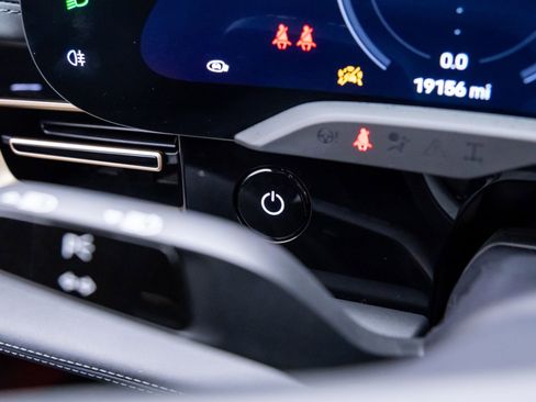 Certified 2021 Porsche Taycan Turbo S image 23