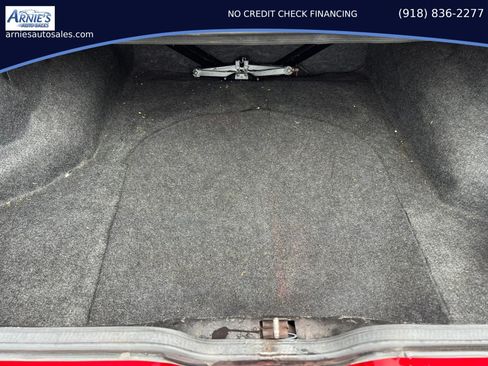 Used 1996 Ford Thunderbird LX RWD image 12