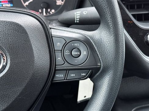 Used 2023 Toyota Corolla LE image 32
