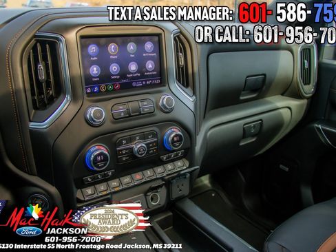 Used 2023 GMC Sierra 2500 AT4 w/ AT4 Premium Plus Package image 17