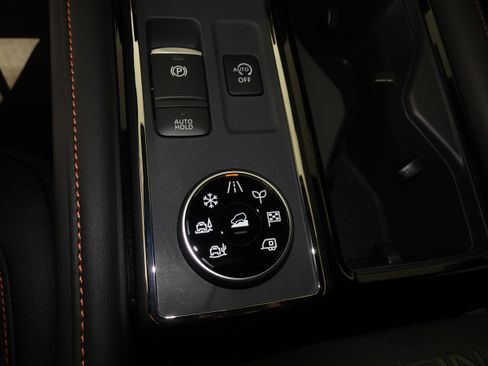 New 2025 Nissan Pathfinder Rock Creek image 31