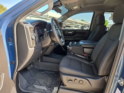 Used 2024 Chevrolet Silverado 1500 Custom w/ Turbomax Blackout Package image 9