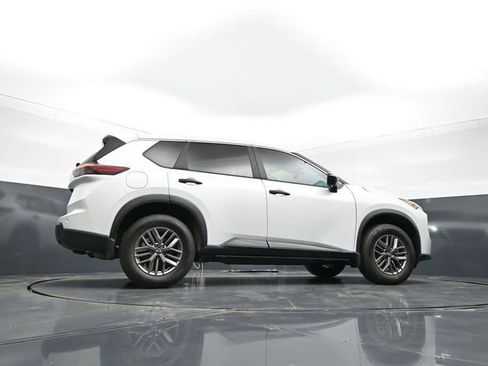 Certified 2025 Nissan Rogue S FWD image 29
